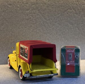 1935 FORD COCA COLA DELIVERY Yellow.11