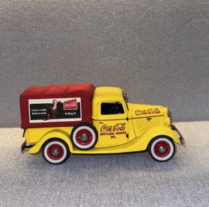 1935 FORD COCA COLA DELIVERY Yellow.2 heic