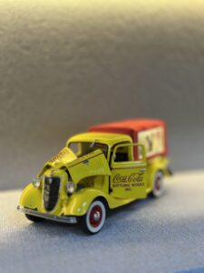 1935 FORD COCA COLA DELIVERY Yellow.6