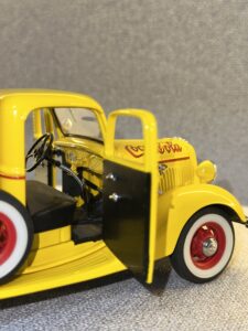 1935 FORD COCA COLA DELIVERY Yellow.9