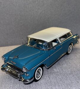 1955 CHEVROLET NOMAD Turquoise Cream
