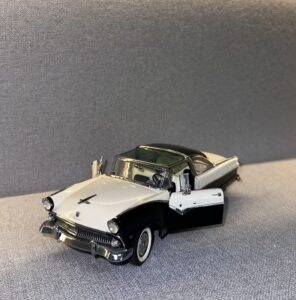 1955 FORD FAIRLANE CROWN VICTORIA (Used) 10