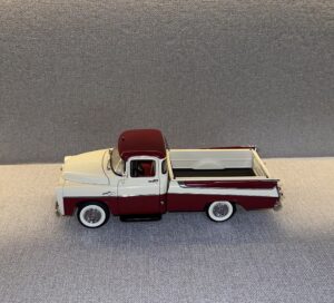 1957 DODGE SWEPTSIDE D100 Pickup Truck Red & Beige 3