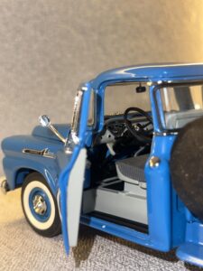 1958 CHEVROLET APACHE Blue.10 HEIC