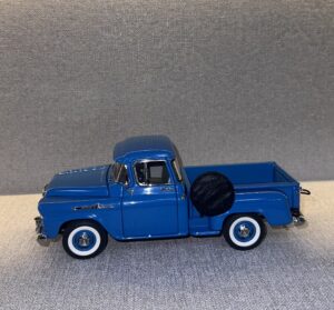 1958 CHEVROLET APACHE Blue.2 heic