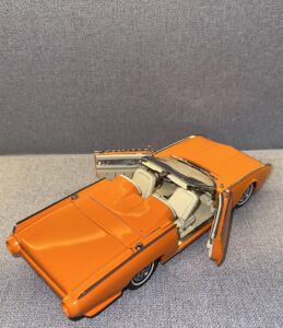 1962 FORD THUNDERBIRD CUSTOM Orange.4 heic