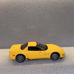 CHEVROLET CORVETTE 2003 Yellow 3