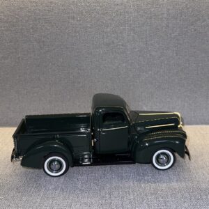 1942 Ford Pickup Dark Green.3 heic