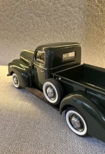 1942 Ford Pickup Dark Green.7 heic