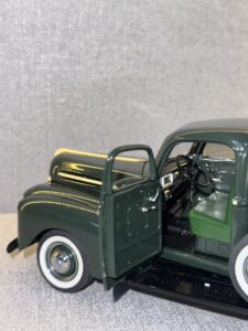 1942 Ford Pickup Dark Green.9 HEIC