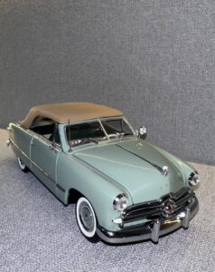 1949 Ford Custom Limited Edition Convertible Light Green.12 heic