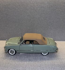 1949 Ford Custom Limited Edition Convertible Light Green.13 heic
