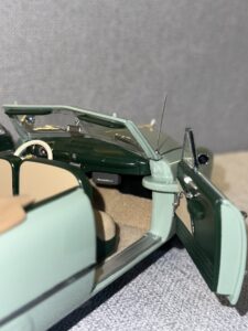 1949 Ford Custom Limited Edition Convertible Light Green.8 HEIC