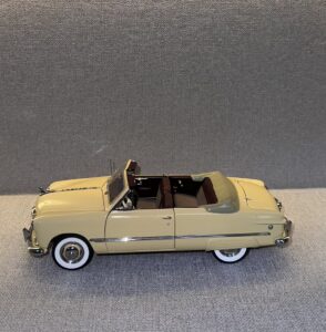 1949 Ford Custom Vintage Cream Yellow.3 heic
