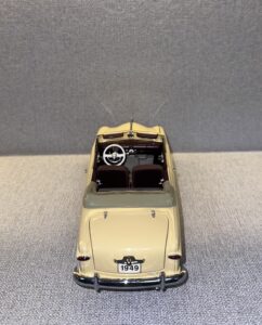 1949 Ford Custom Vintage Cream Yellow.4 heic
