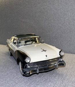 1955 Ford Fairlane Crown Victoria Black:White.3 heic