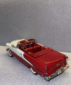 1955 Oldsmobile Super 88 Rally Red:White.4 heic