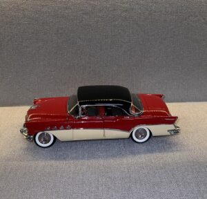 1956 Buick Roadmaster 4-door Riviera - Red.2 heic