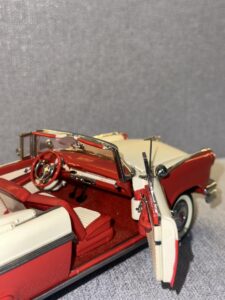 1956 FORD SUNLINER Convertible Red & Beige.7 HEIC