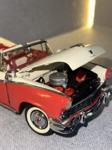 1956 FORD SUNLINER Convertible Red & Beige.8 HEIC