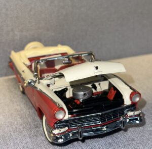 1956 FORD SUNLINER Convertible Red & Beige.8(2) HEIC