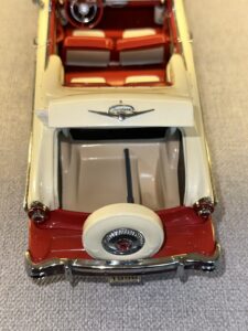 1956 FORD SUNLINER Convertible Red & Beige.9 HEIC