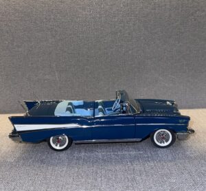 1957 CHEVROLET BEL AIR Convertible Blue.3 heic