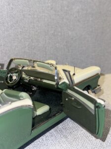 1957 Ford Fairlane 500 Skyliner Ivory & Forest Green Two-Tone.10 HEIC