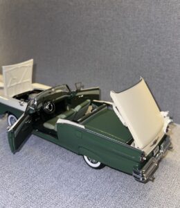 1957 Ford Fairlane 500 Skyliner Ivory & Forest Green Two-Tone.12 heic