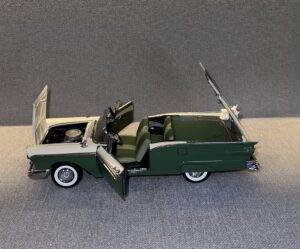 1957 Ford Fairlane 500 Skyliner Ivory & Forest Green Two-Tone.13 heic