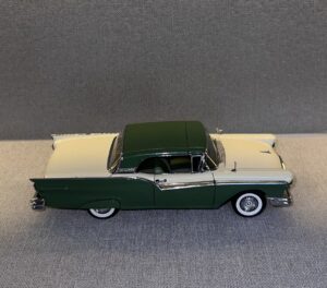 1957 Ford Fairlane 500 Skyliner Ivory & Forest Green Two-Tone.19 heic