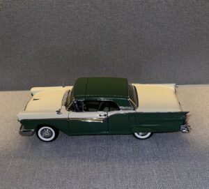 1957 Ford Fairlane 500 Skyliner Ivory & Forest Green Two-Tone.20 heic