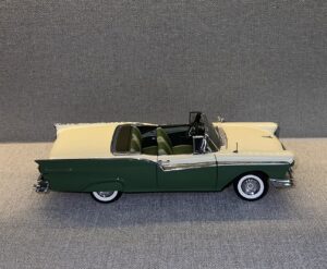1957 Ford Fairlane 500 Skyliner Ivory & Forest Green Two-Tone.4 heic