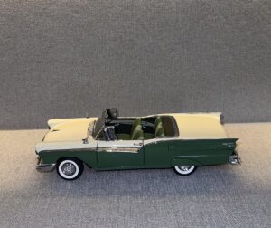 1957 Ford Fairlane 500 Skyliner Ivory & Forest Green Two-Tone.6 heic