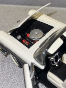 1957 Ford Fairlane Skyliner 500 Two-tone Black:White.11 HEIC