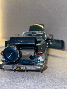 1958 Pontiac Bonneville Deep Teal Metallic.10 HEIC