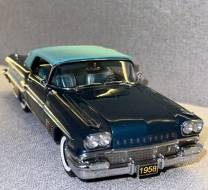 1958 Pontiac Bonneville Deep Teal Metallic.16 HEIC