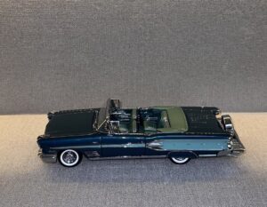 1958 Pontiac Bonneville Deep Teal Metallic.2 heic