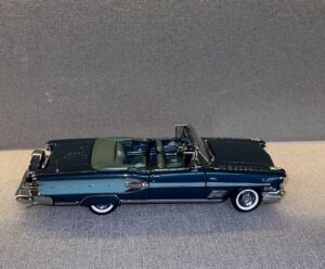 1958 Pontiac Bonneville Deep Teal Metallic.3 heic
