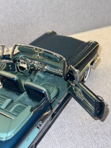 1958 Pontiac Bonneville Deep Teal Metallic.9. HEIC