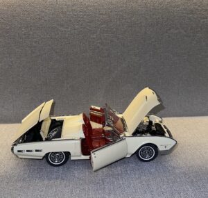 1962 Ford Thunderbird Corinthian White.13 heic