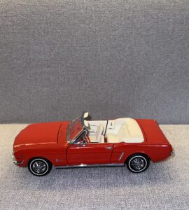1964 FORD MUSTANG Convertible Red.2 heic