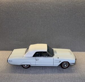1965 Ford Thunderbird light Blue.13 heic
