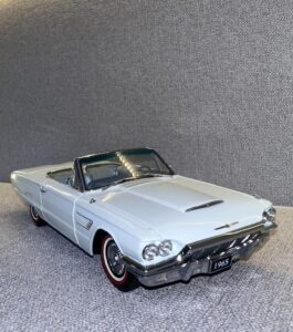 1965 Ford Thunderbird light Blue.4 heic