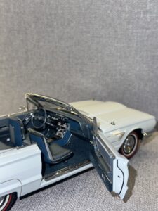 1965 Ford Thunderbird light Blue.9 HEIC