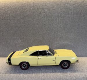 1969 Dodge Charger R:T Yellow.3 heic