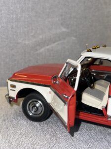 1972 Chevrolet Cheyenne Red & White (non original box).6 HEIC