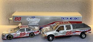 NASCAR FORD TAURUS FORD F350 CREW CAB TRAILER.22 heic