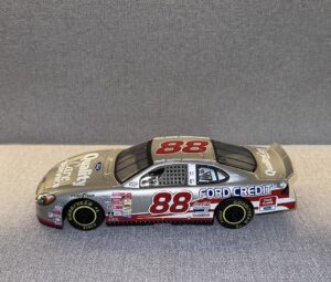 NASCAR FORD TAURUS FORD F350 CREW CAB TRAILER.9 heic