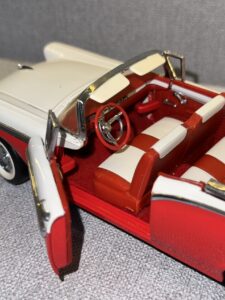 1957 FORD SKYLINER Convertible Red (used).7 HEIC